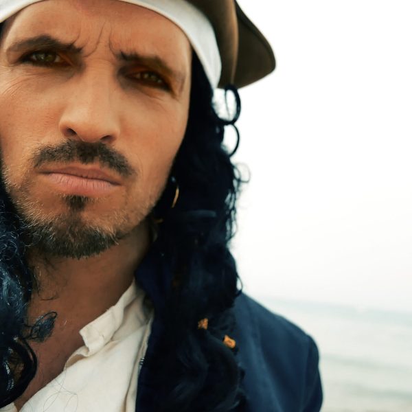 captain_henry_P2320566